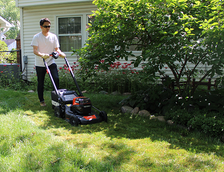 3 in 1: mowing, mulching and collection.